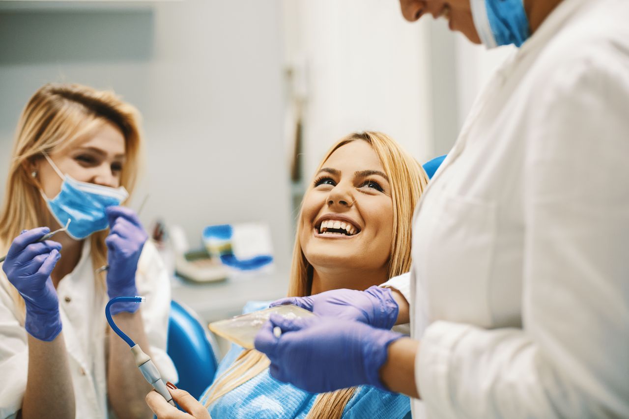 Dlaczego wizyty u dentysty nie wolno odkładać?